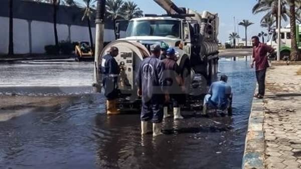 لجنة الطوارئ تنجح فى مواجهة سوء الأحوال الجوية بميناء دمياط 1