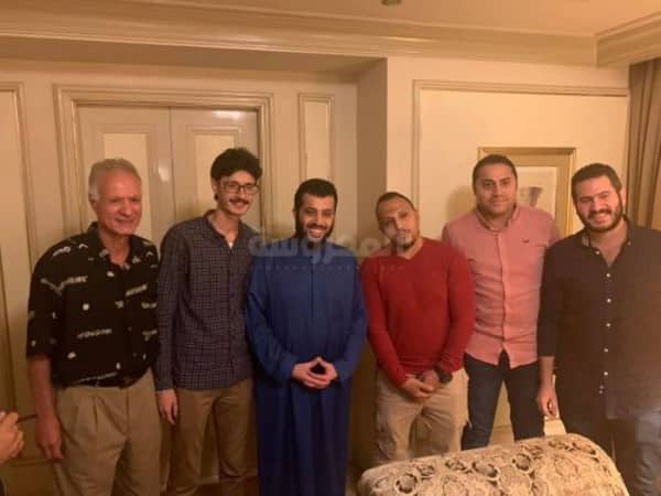 تركى آل الشيخ مع الجمهور