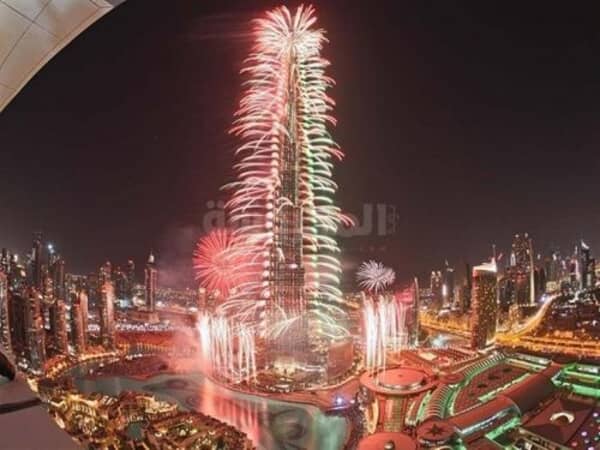 برج خليفة والألعاب النارية