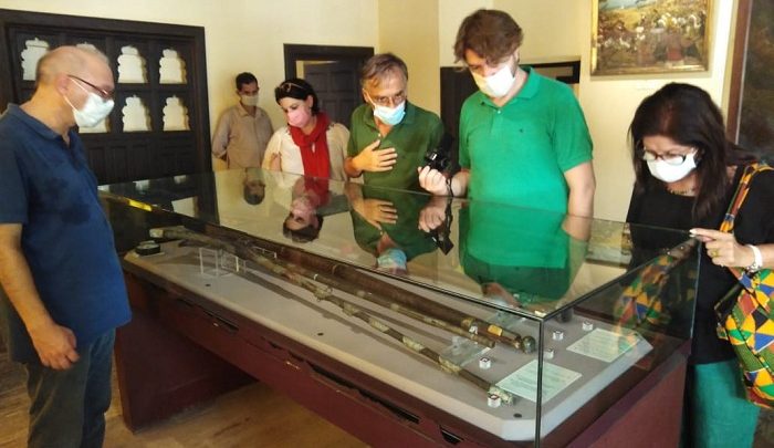 وفد فرنسى متخصص فى الآثار الشرقية يزور متحف رشيد القومى بالبحيرة