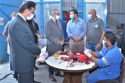 وزير الطيران يتفقد مصنع الصناعات البلاستيكية التابع لشركة مصر للطيران