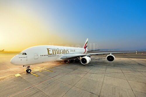 استقبلت طيران الإمارات طائرتها الإيرباص A380 1