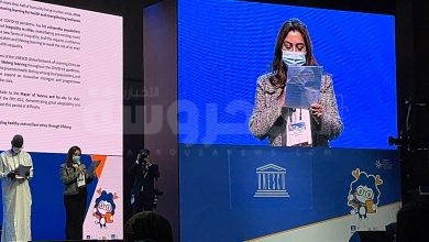 منال عوض تقدم عرضًا حول مشروع دمياط بعد حصولها على جائزة اليونسكو لمدن التعلم