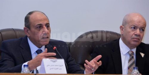 وزير الطيران ورئيس القابضة لمصر للطيران خلال المؤتمر الصحفى