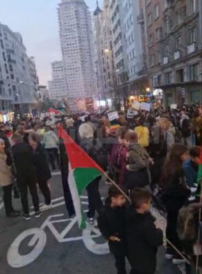 مظاهرات أسبانية لوقف الإبادة الإسرائيلية الصهيونية فى غزة