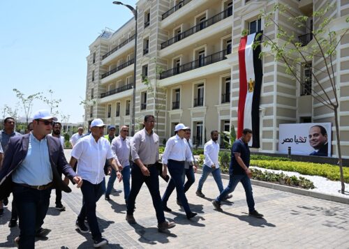 رئيس الوزراء يتفقد الوحدات الجاهزة للتسليم بمشروع الحي اللاتيني بالعلمين الجديدة 7