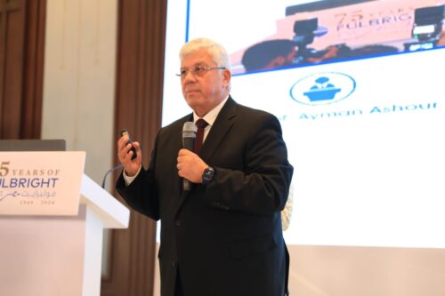 الدكتور أيمن عاشور وزير التعليم العالى والبحث العلمى
