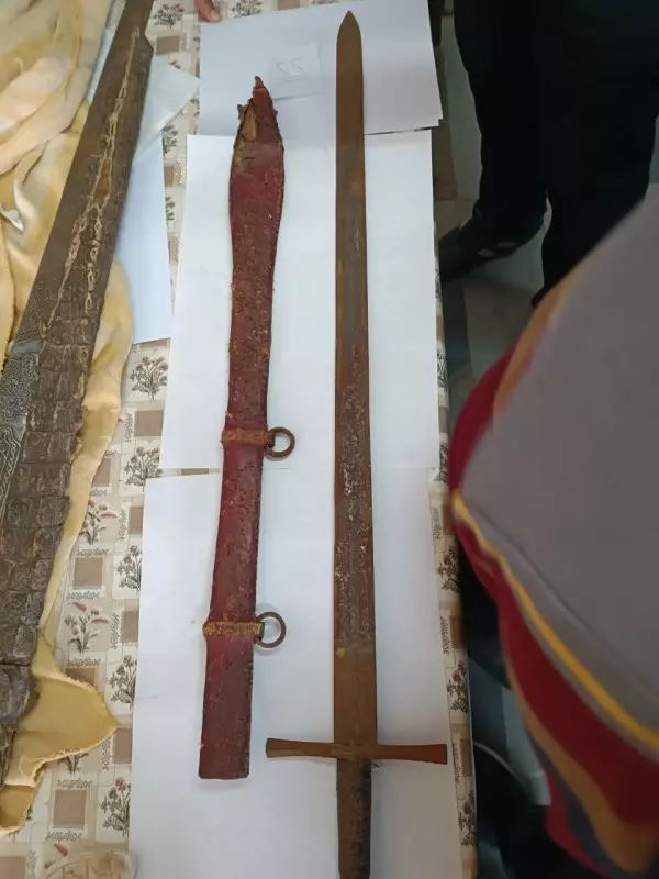 أين ذهبت آثار المتحف التى سلمته السيدة ناهد صادق للمجلس وما مصيره الآن؟ 1