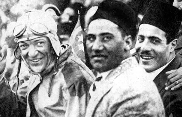 استقبال شعبى لـ صدقى بعد إنجازه البطولى 1