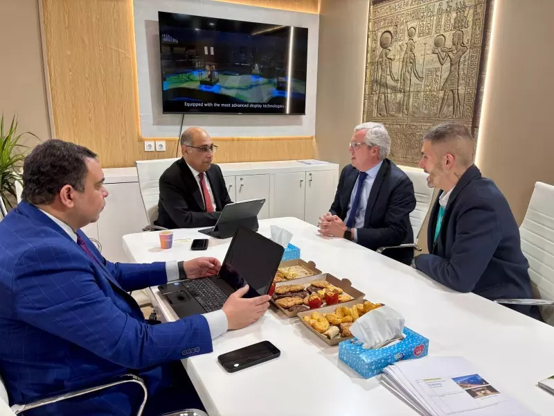 القاضى يبحث مع مسئولى عدد من كبار منظمي الرحلات الدوليين تنفيذ حملات ترويجية مشتركة للسياحة المصرية 1