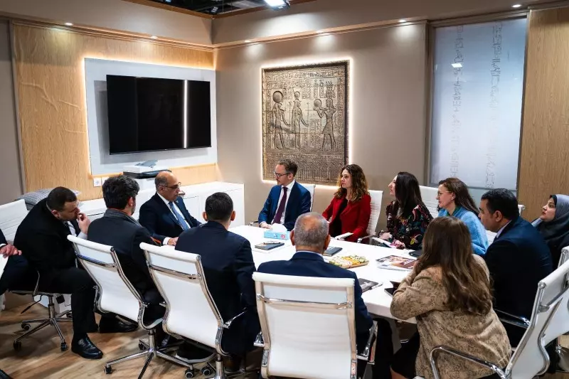 القاضى يبحث مع مسئولى عدد من كبار منظمي الرحلات الدوليين تنفيذ حملات ترويجية مشتركة للسياحة المصرية 2