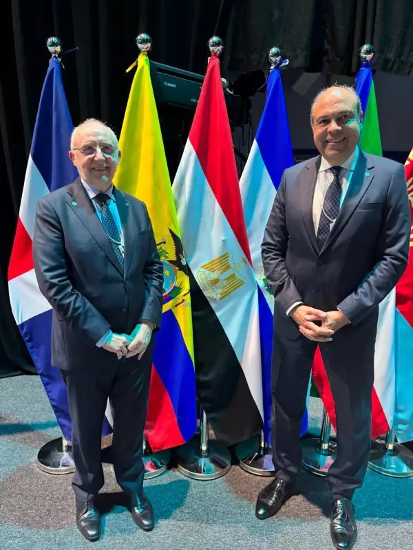 الحفنى يشارك فى جلسة حوارية تحت عنوان مواجهة التحديات وتعزيز الاستدامة الاجتماعية للطيران المدنى 2