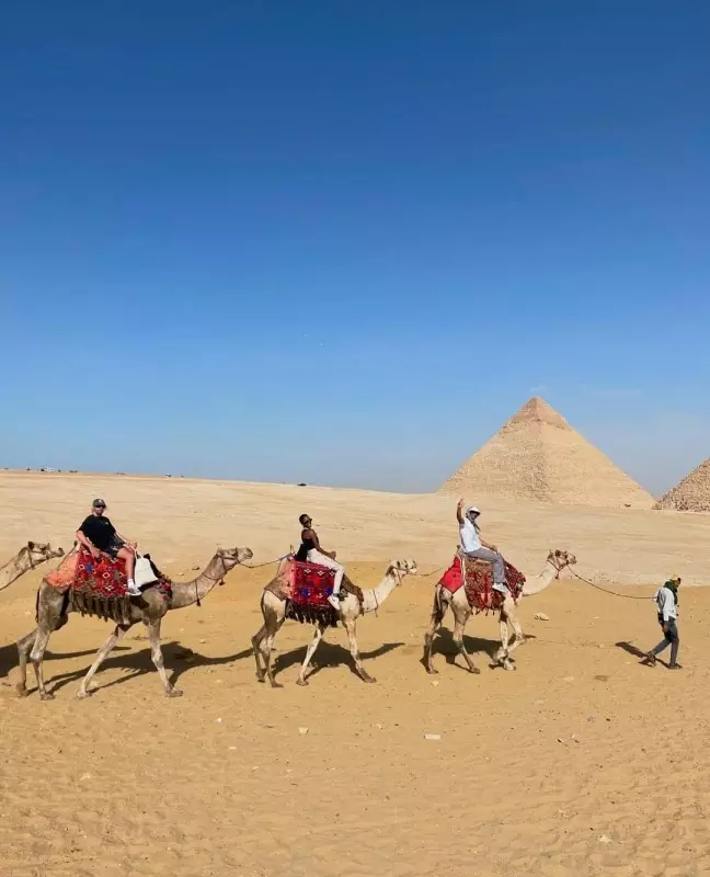 انطلاق حفل الفرقة الموسيقية العالمية Deep House Bible من منطقة أهرامات الجيزة 1