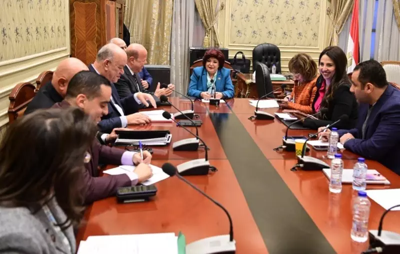 سياحة النواب توصي بتعيين لجنة دائمة داخل شركة ميناء القاهرة الجوي لمراقبة الالتزام بمعايير حقوق العمال 3