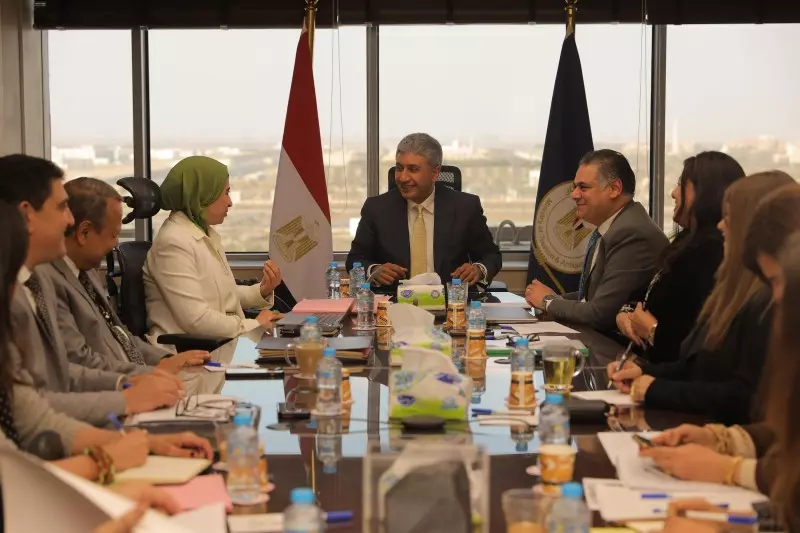 فتحى يترأس اجتماع اللجنة المعنية بتطوير المنتجات والأنماط السياحية المتميزة  بالمقصد السياحي المصري