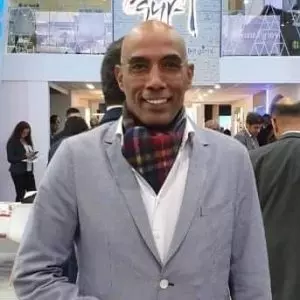 هشام إدريس، عضو الجمعية العمومية لغرفة شركات ووكالات السفر والسياحة، ورئيس مجلس إدارة شركة الوادى للسياحة والسفر، وعضو مجلس إدارة جمعية الحفاظ على السياحة الثقافية 