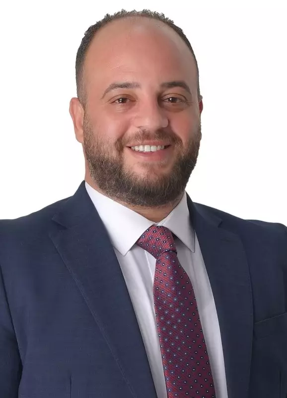 عمرو أبو زيد، عضو مجلس إدارة الاتحاد المصري للغرف السياحية، ورئيس مجلس إدارة مجموعة أبو زيد للمطاعم والفنادق،