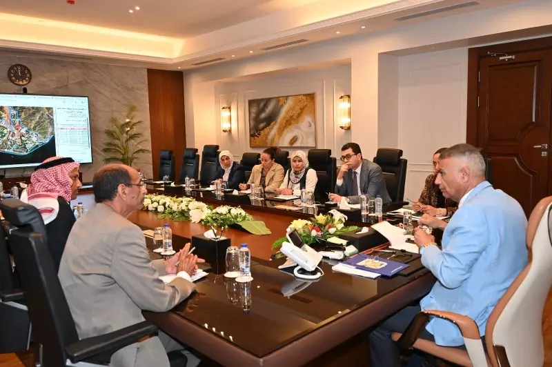 محافظ جنوب سيناء يبحث المخطط الاستراتيجي لمدينة طابا ويستعرض فرصها الاستثمارية